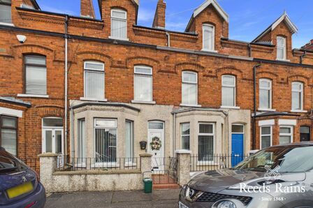 4 bedroom Mid Terrace House for sale