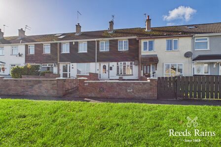 3 bedroom Mid Terrace House to rent
