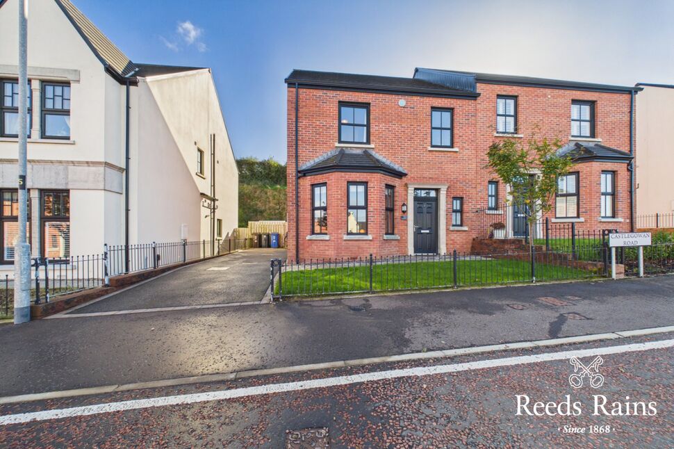 4 bedroom Semi Detached House for sale