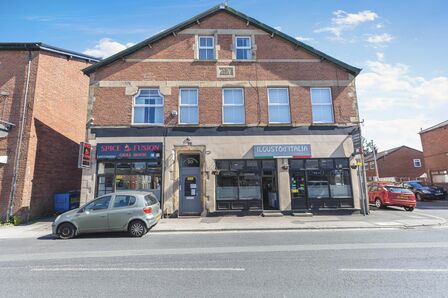 School Lane, 2 bedroom Flat to rent, &pound;750 pcm