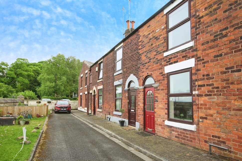 Main image of 2 bedroom Mid Terrace House to rent, Kings Croft, Walton-Le-Dale, Preston, PR5