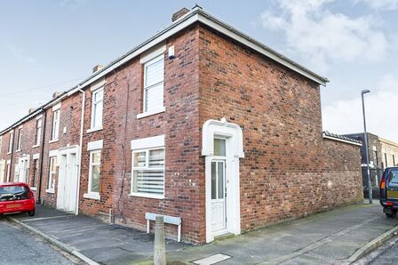 Wesley Street, 2 bedroom End Terrace House for sale, £110,000