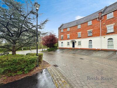 2 bedroom  Flat for sale