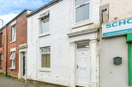 School Lane, 1 bedroom Property to rent, &pound;300 pcm