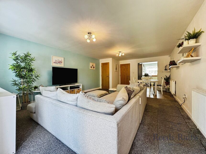 Lounge / Dining Room
