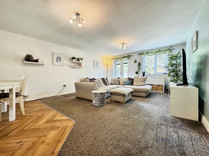 Lounge / Dining Room