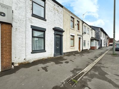 2 bedroom Mid Terrace House for sale