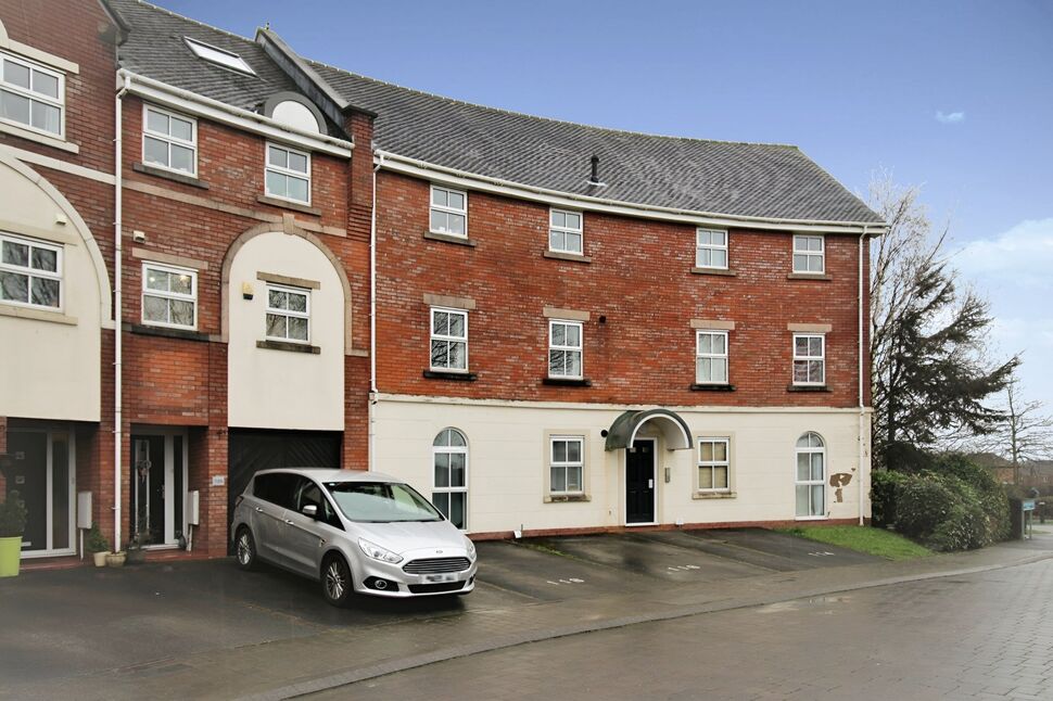 2 bedroom Flat for sale, Holland House Road, WaltonleDale, PR5 £110,000