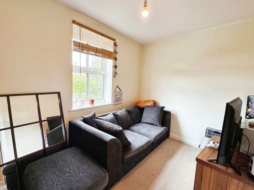 2 bedroom Flat for sale, Holland House Road, WaltonleDale, PR5 £110,000