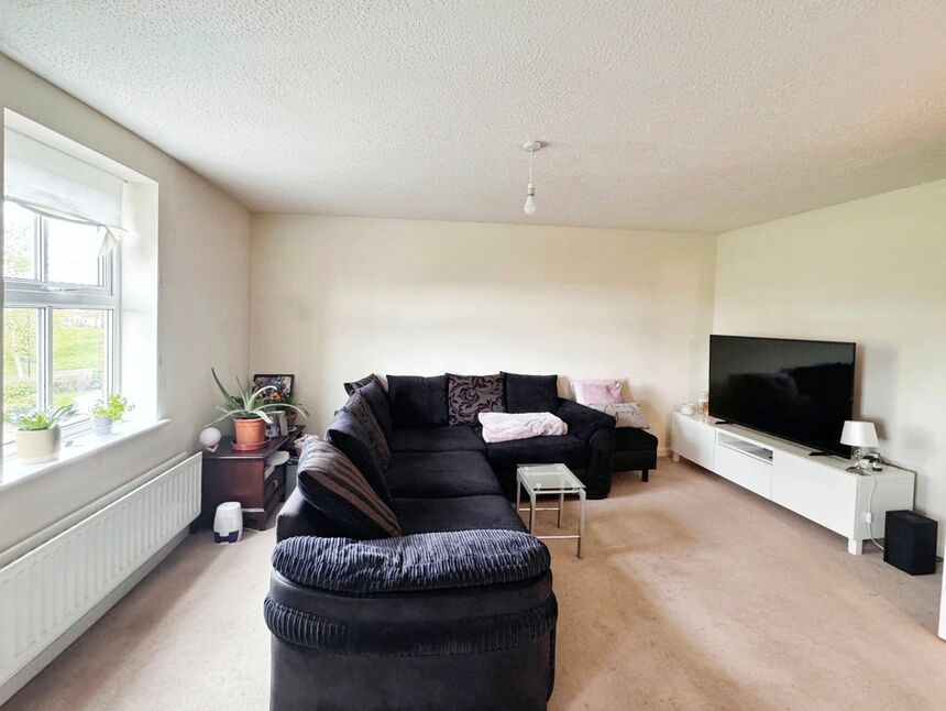 2 bedroom Flat for sale, Holland House Road, WaltonleDale, PR5 £110,000