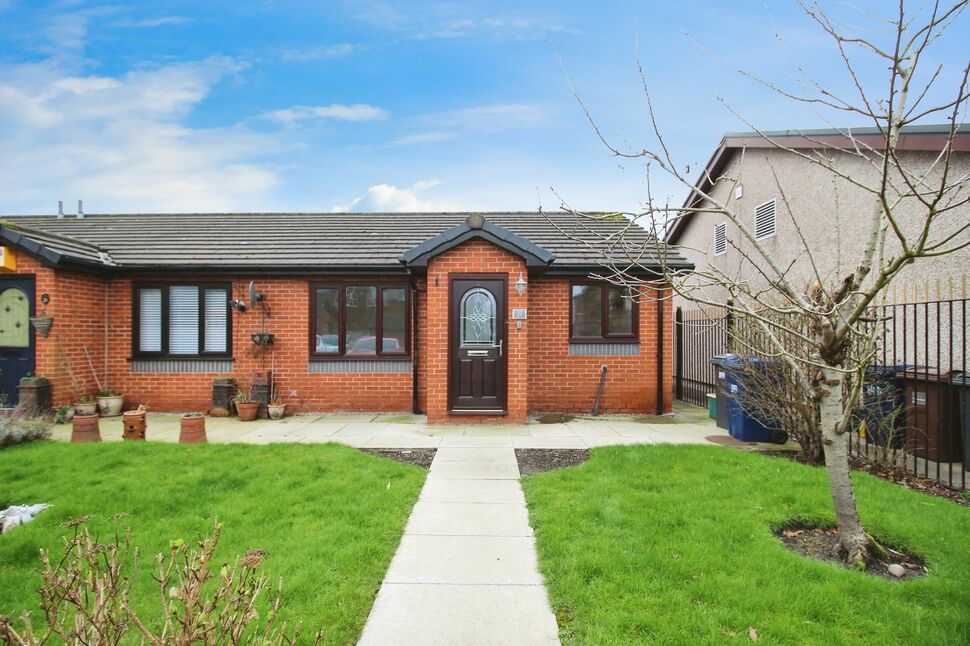 2 bedroom End Terrace Bungalow for sale