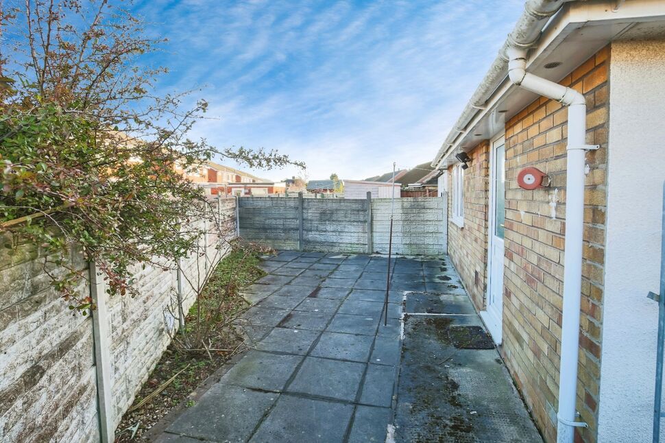 2 bedroom Semi Detached Bungalow for sale, Coniston Drive, Waltonle