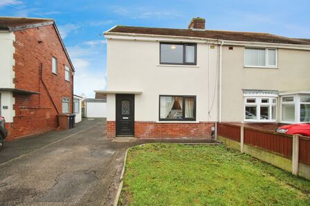 Chatsworth Road, 2 bedroom Semi Detached House to rent, £950 pcm