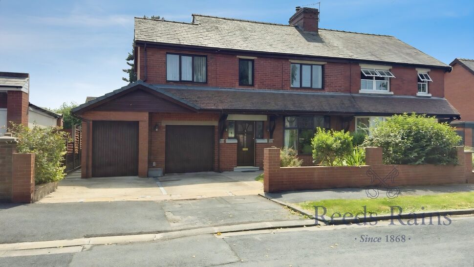 Main image of 4 bedroom Semi Detached House for sale, Southlands Avenue, Lostock Hall, Lancashire, PR5