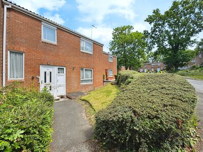 3 bedroom Mid Terrace House for sale