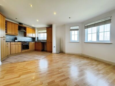 Brampton Drive, 2 bedroom  Flat for sale, £105,000