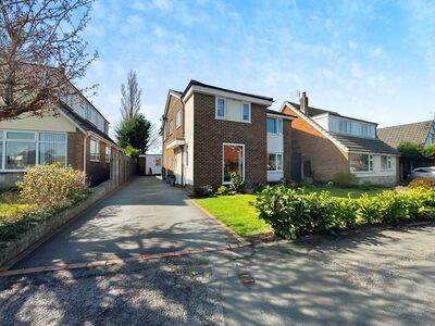 Mansfield Drive, 4 bedroom Detached House for sale, £350,000