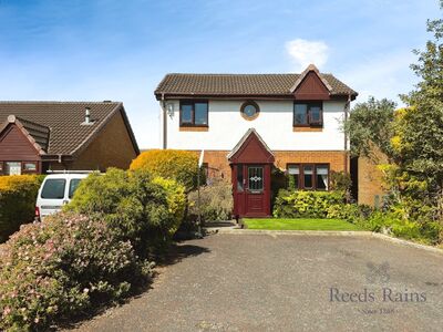 Highgale Gardens, 3 bedroom Detached House for sale, £260,000