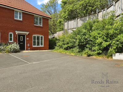 Loom Crescent, 3 bedroom Semi Detached House for sale, £230,000