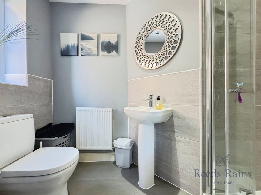 En-Suite Bathroom