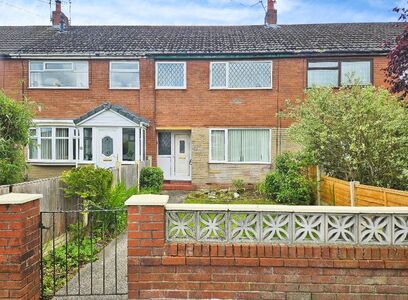 Moss Lane, 3 bedroom Mid Terrace House for sale, £140,000