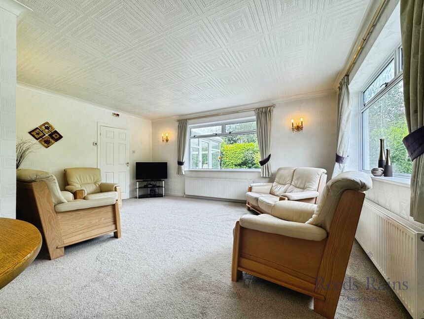 Lounge / Dining Room
