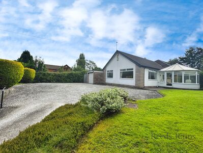 Hennel Lane, 4 bedroom Detached Bungalow for sale, £395,000