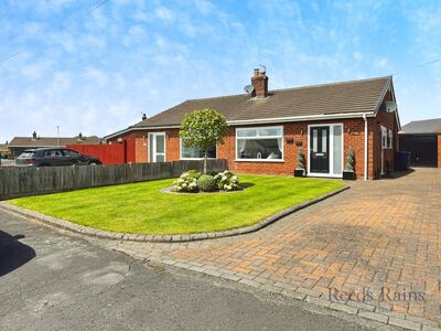 2 bedroom Semi Detached Bungalow for sale