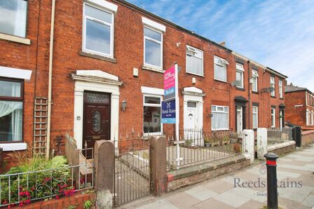 Station Road, 3 bedroom Mid Terrace House to rent, £925 pcm