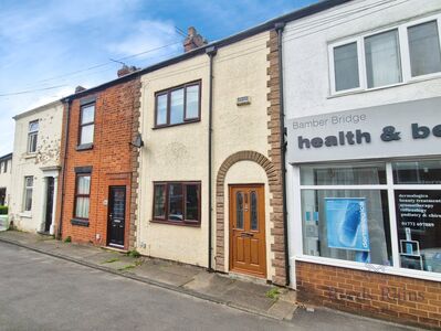 Station Road, 2 bedroom Mid Terrace House for sale, £130,000