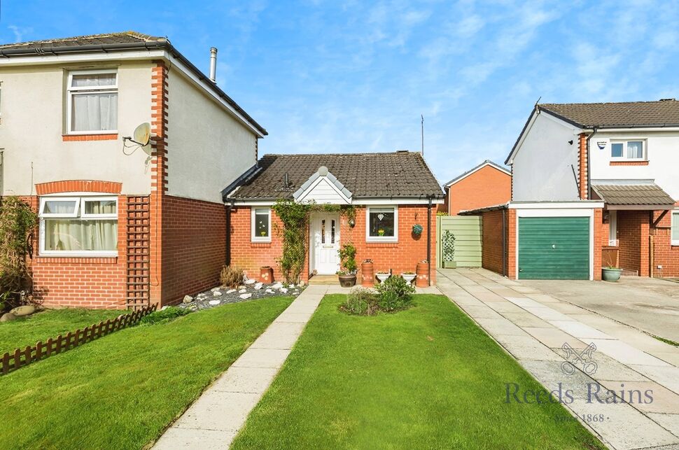 1 bedroom Semi Detached Bungalow for sale