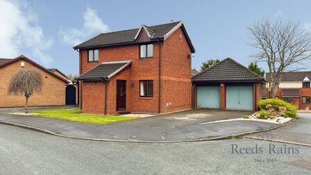 Clough Avenue, 3 bedroom Detached House to rent, &pound;1,250 pcm