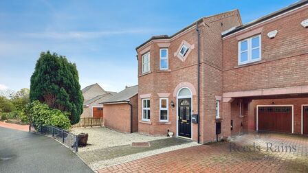 3 bedroom Detached House for sale
