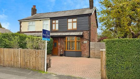 Cedar Avenue, 3 bedroom Semi Detached House for sale, £215,000