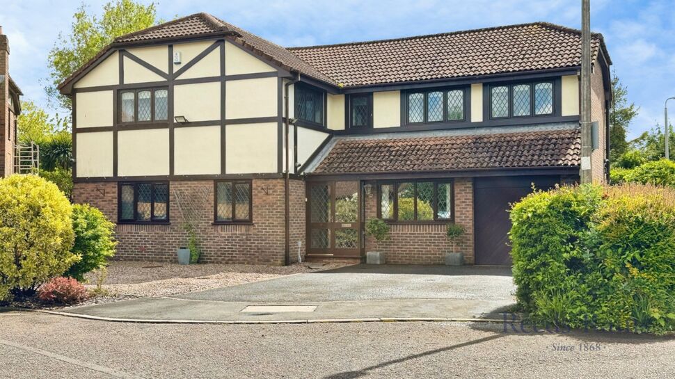 Main image of 5 bedroom Detached House for sale, Valley View, Walton-le-Dale, Lancashire, PR5