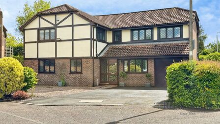 Valley View, 5 bedroom Detached House for sale, &pound;540,000
