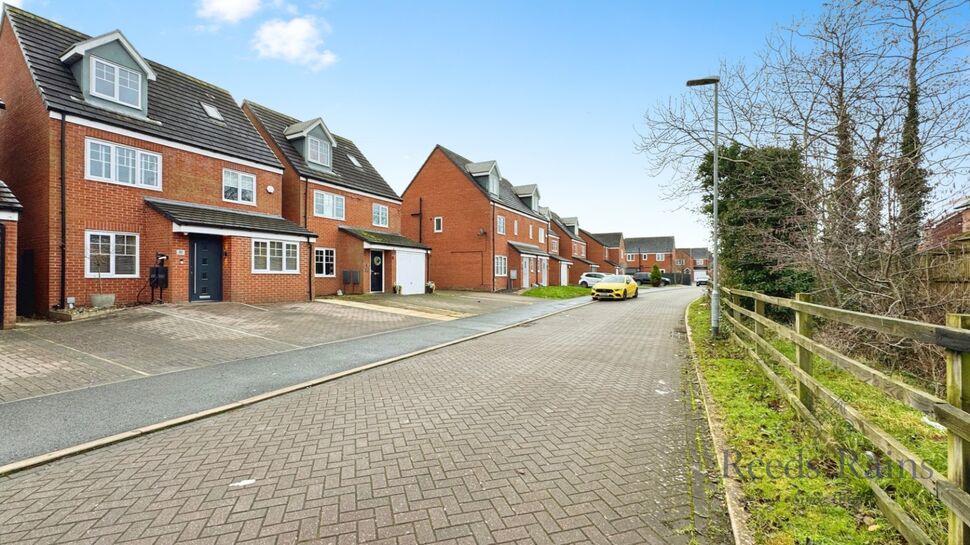 Main image of 4 bedroom Detached House for sale, Honeywood Avenue, Bamber Bridge, Preston, PR5