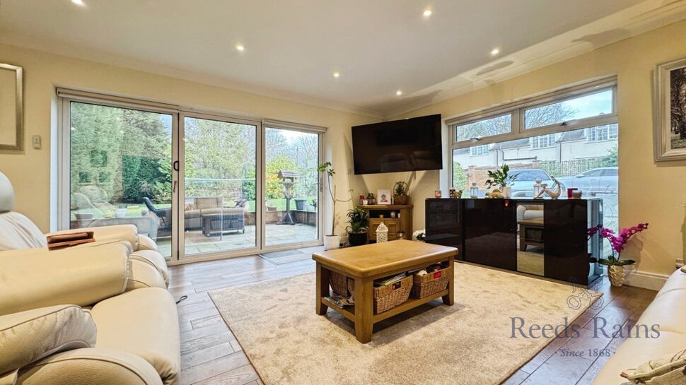 Family Room / Second Lounge