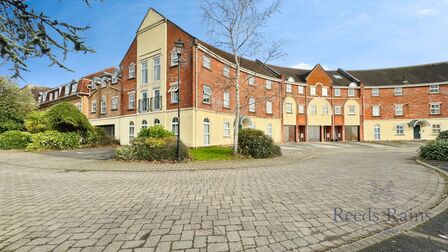Holland House Road, 2 bedroom Flat for sale, &pound;105,000