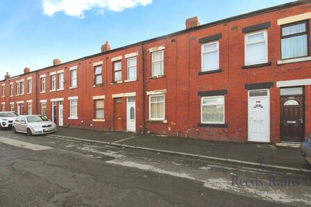 2 bedroom Mid Terrace House to rent