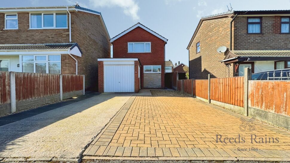 Main image of 3 bedroom Detached House for sale, Withy Grove Crescent, Bamber Bridge, Lancashire, PR5