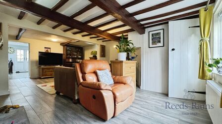 2 bedroom Mid Terrace House for sale