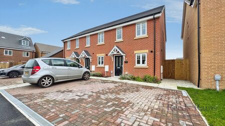 2 bedroom End Terrace House for sale