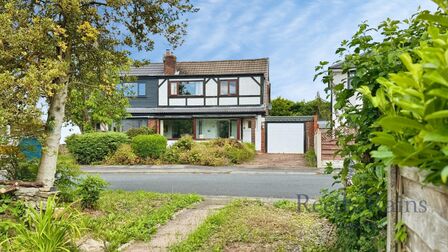 4 bedroom Semi Detached House for sale