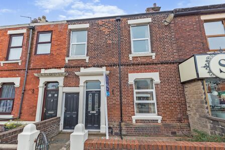 Station Road, 3 bedroom Mid Terrace House for sale, &pound;135,000