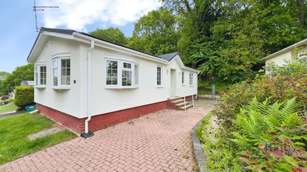 2 bedroom Detached Property for sale