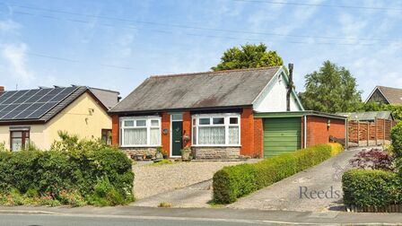 Todd Lane North, 3 bedroom Detached Bungalow for sale, &pound;285,000