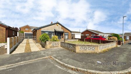Rossall Close, 2 bedroom Detached Bungalow for sale, &pound;220,000