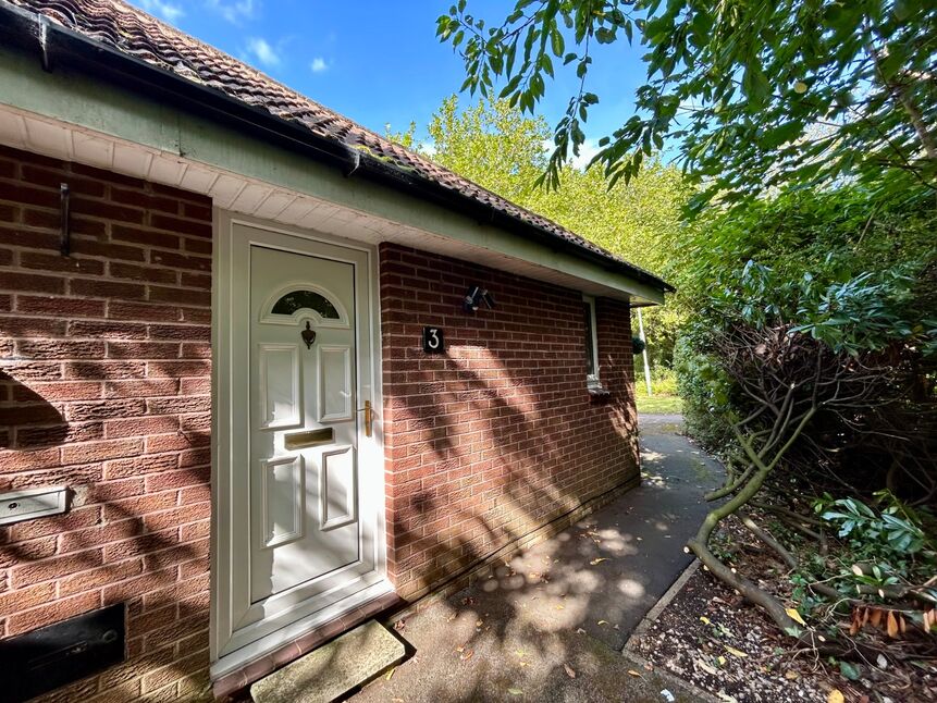 Main image of 1 bedroom Mid Terrace Bungalow to rent, Bloomfield Grange, Penwortham, Lancashire, PR1