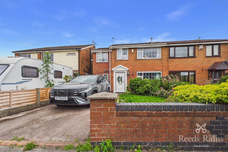 4 bedroom Semi Detached House for sale